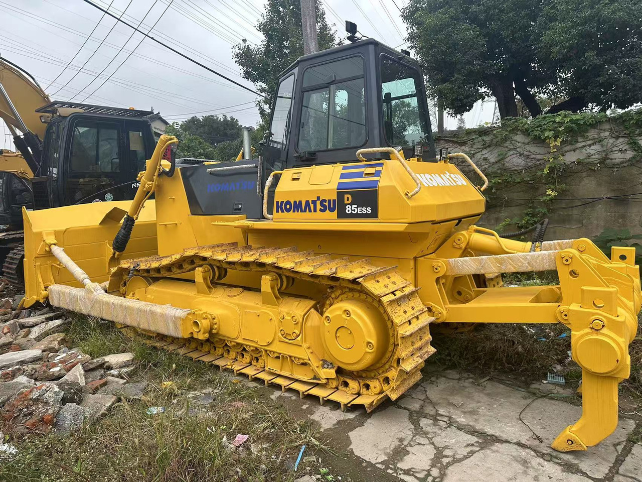 KOMATSU D85ESS - Bulldozer: photos 1 KOMATSU D85ESS - Bulldozer: photos 1