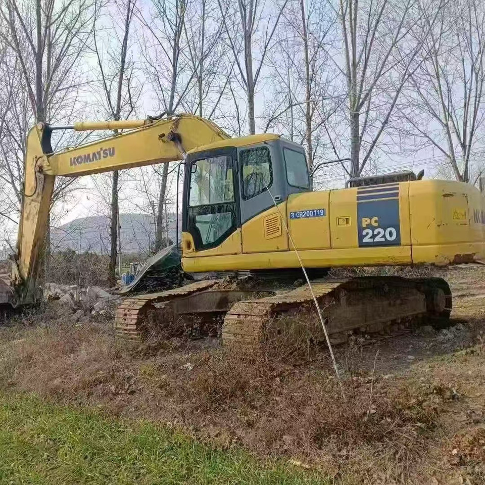 KOMATSU PC220-7 - Pelle sur chenille: photos 1 KOMATSU PC220-7 - Pelle sur chenille: photos 1