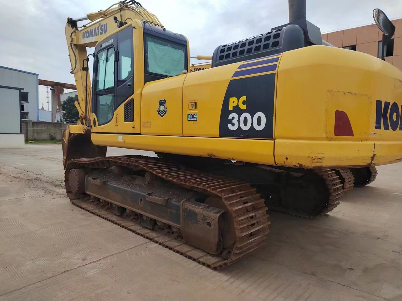KOMATSU PC300-8 - Pelle sur chenille: photos 2 KOMATSU PC300-8 - Pelle sur chenille: photos 2