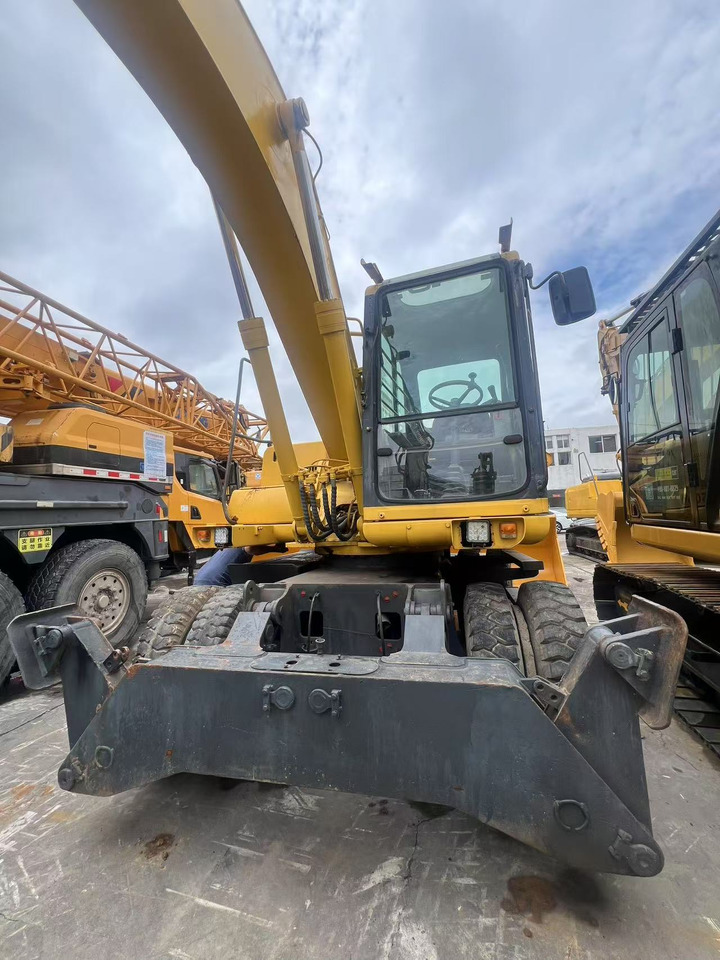 KOMATSU PW150 - Pelle sur pneus: photos 3 KOMATSU PW150 - Pelle sur pneus: photos 3