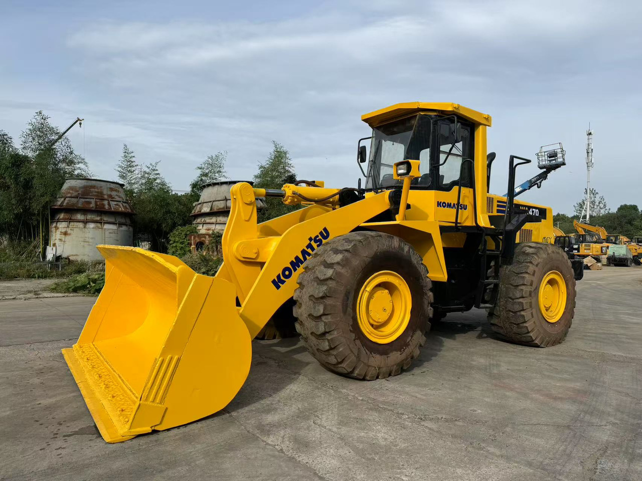 KOMATSU WA470-3 - Chargeuse sur pneus: photos 2 KOMATSU WA470-3 - Chargeuse sur pneus: photos 2