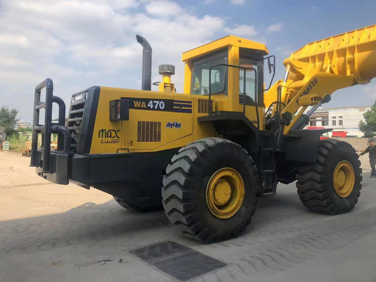 KOMATSU WA470-3 - Chargeuse sur pneus: photos 1 KOMATSU WA470-3 - Chargeuse sur pneus: photos 1