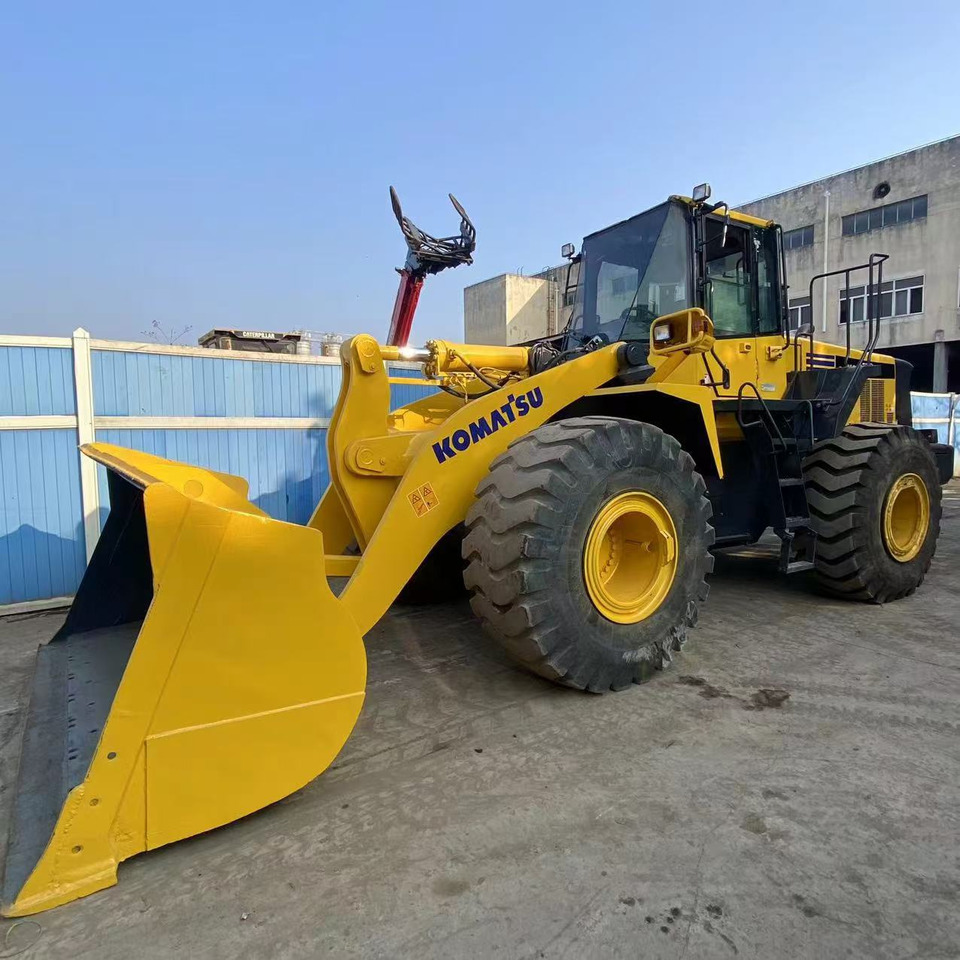 KOMATSU WA470-6 - Chargeuse sur pneus: photos 2 KOMATSU WA470-6 - Chargeuse sur pneus: photos 2
