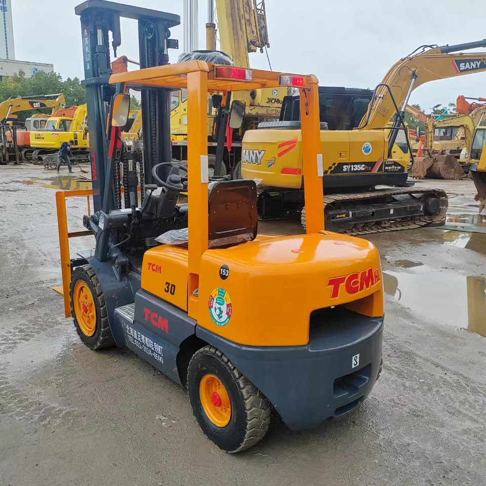 TCM FD30 - Chariot élévateur diesel: photos 3 TCM FD30 - Chariot élévateur diesel: photos 3