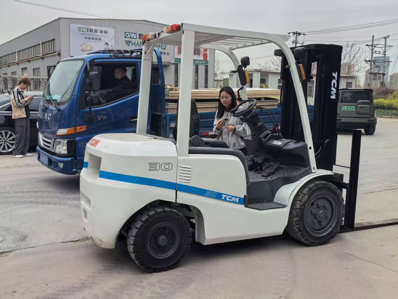 TCM FD30 - Chariot élévateur diesel: photos 1 TCM FD30 - Chariot élévateur diesel: photos 1