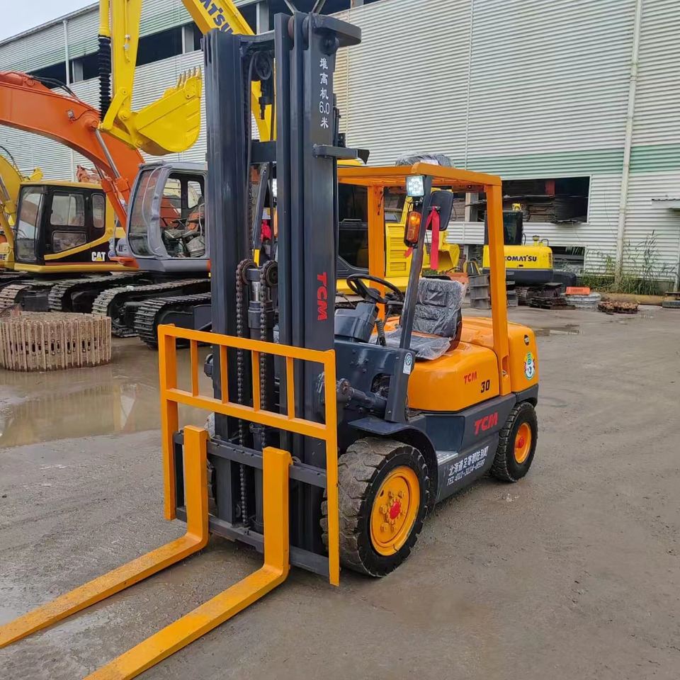 TCM FD30 - Chariot élévateur diesel: photos 4 TCM FD30 - Chariot élévateur diesel: photos 4