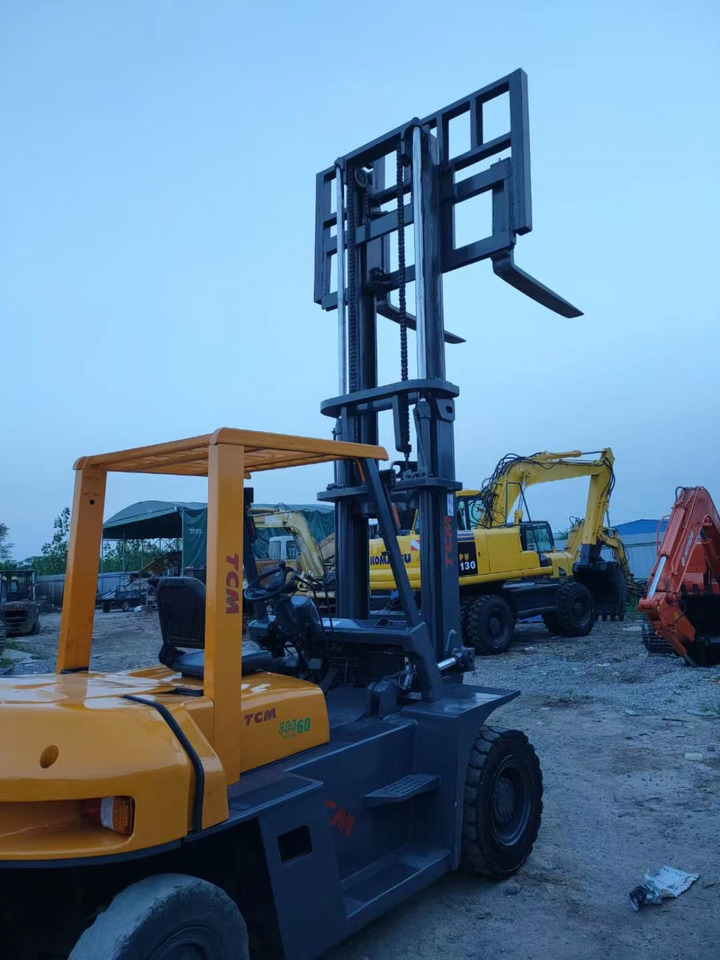 TCM FD60 - Chariot élévateur diesel: photos 1 TCM FD60 - Chariot élévateur diesel: photos 1