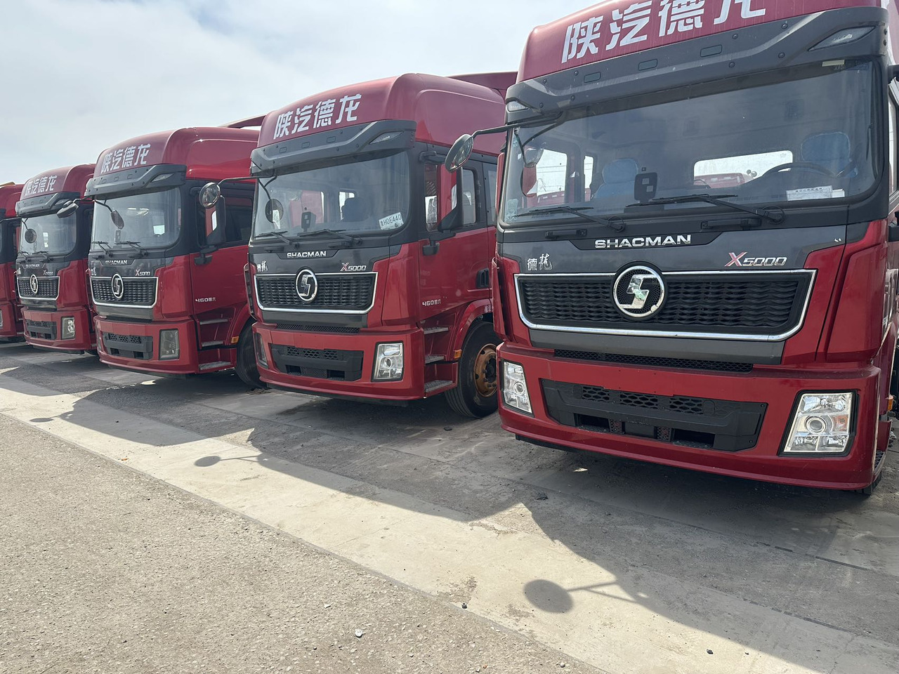 SHACMAN X5000 6x4 - Tracteur routier: photos 1 SHACMAN X5000 6x4 - Tracteur routier: photos 1