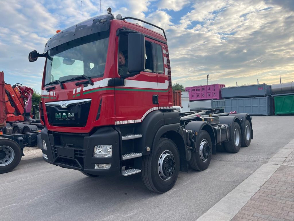 MAN TGS 41.480 SCARRABILE - Camion ampliroll: photos 1 MAN TGS 41.480 SCARRABILE - Camion ampliroll: photos 1