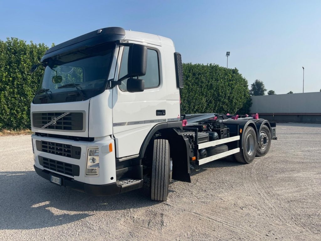 VOLVO FM9 SCARRABILE - Camion ampliroll: photos 1 VOLVO FM9 SCARRABILE - Camion ampliroll: photos 1