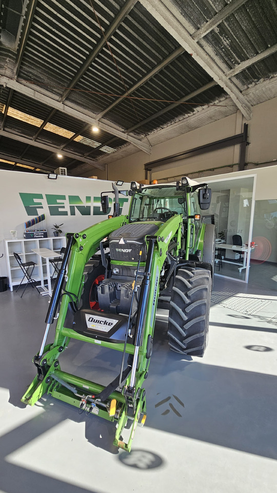 FENDT 211S VARIO - Tracteur agricole: photos 4 FENDT 211S VARIO - Tracteur agricole: photos 4