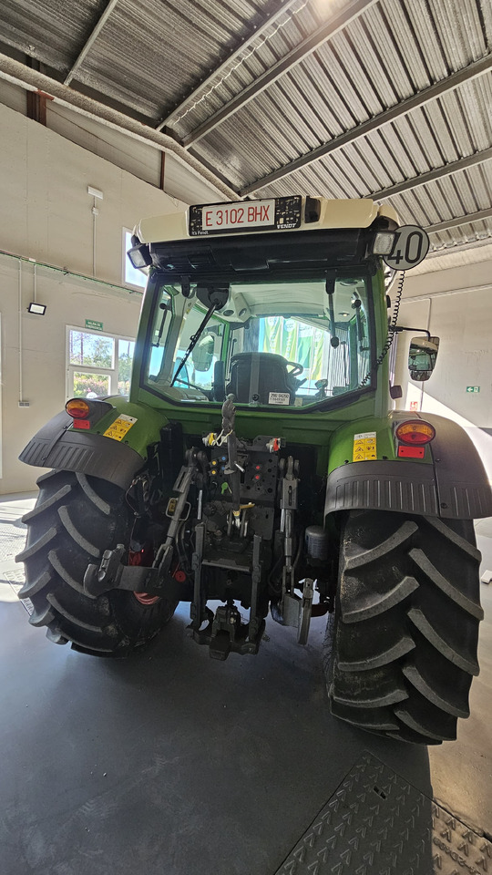 FENDT 211S VARIO - Tracteur agricole: photos 2 FENDT 211S VARIO - Tracteur agricole: photos 2