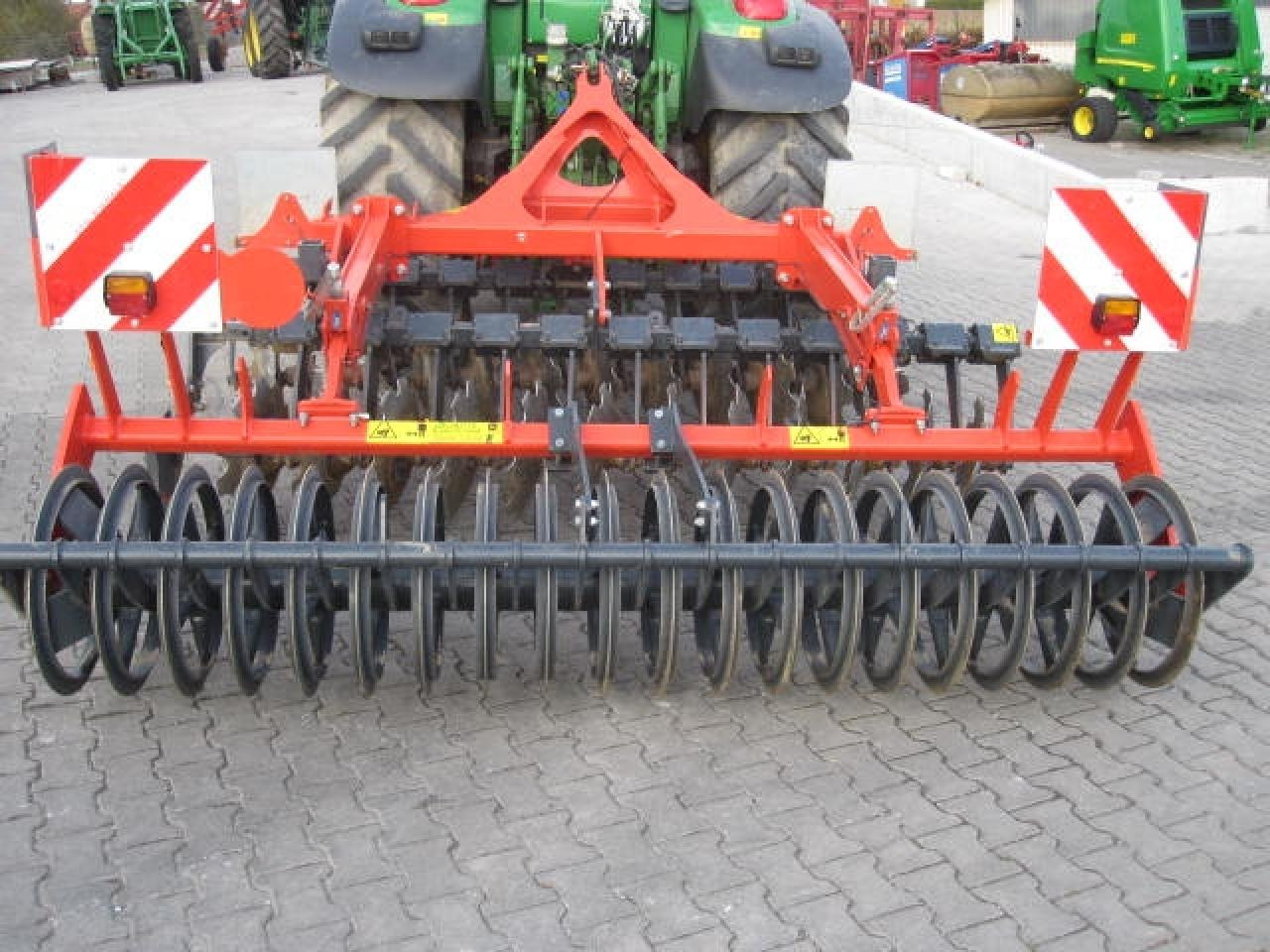 Kuhn Optimer+ 303 - Cover crop: photos 4 Kuhn Optimer+ 303 - Cover crop: photos 4