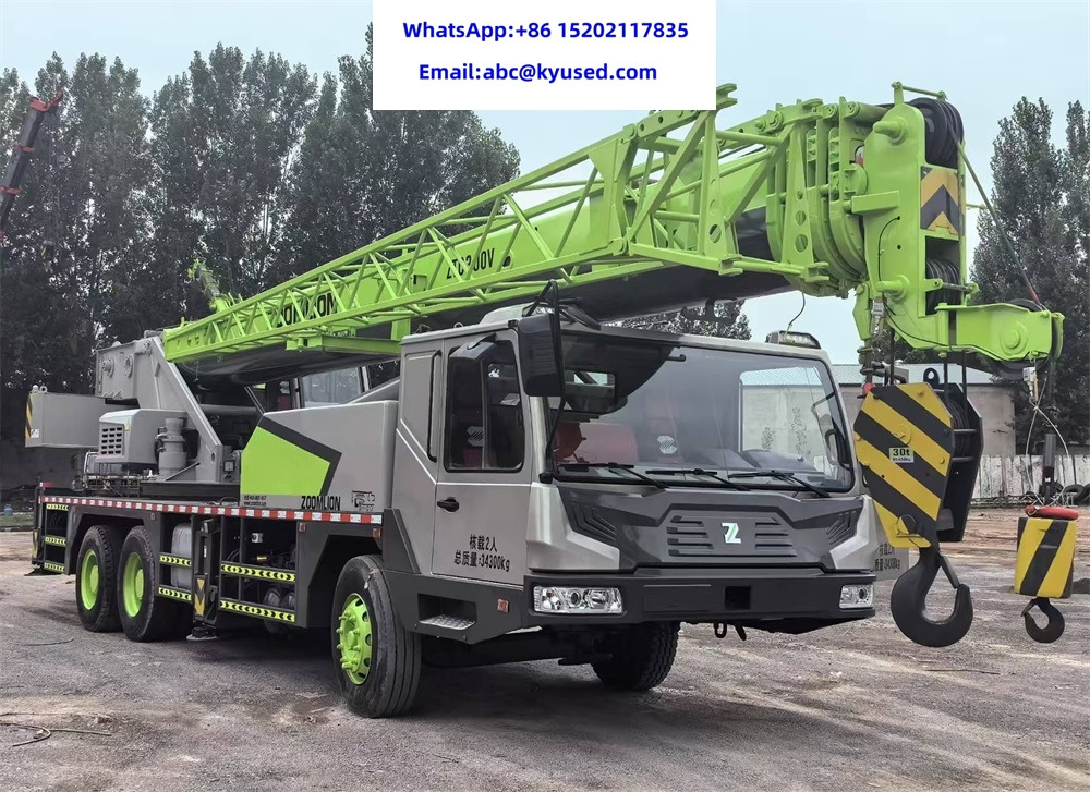 ZOOMLION ZTC300V 30ton - Grue mobile: photos 2 ZOOMLION ZTC300V 30ton - Grue mobile: photos 2