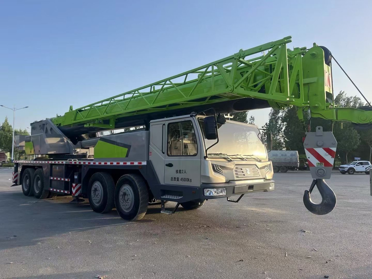 ZOOMLION ZTC700V 70 ton 80 ton ztc800v ztc1000v truck crane - Grue mobile: photos 2 ZOOMLION ZTC700V 70 ton 80 ton ztc800v ztc1000v truck crane - Grue mobile: photos 2