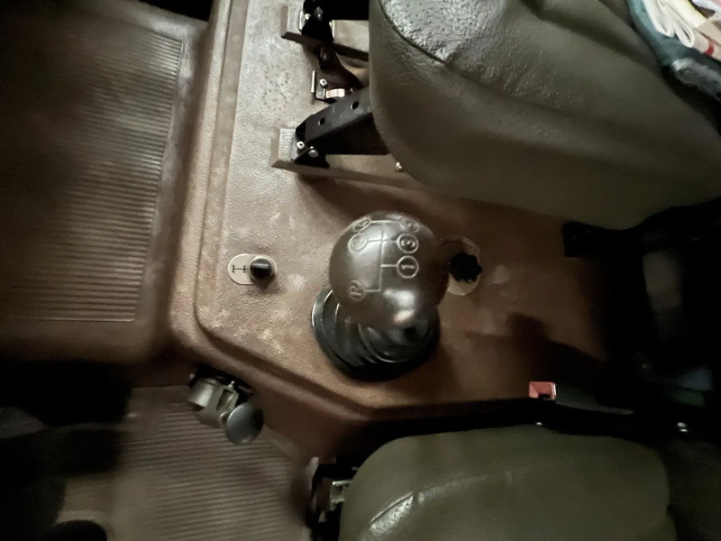 Mercedes-Benz 1017 A/4X4 - Camion fourgon: photos 2 Mercedes-Benz 1017 A/4X4 - Camion fourgon: photos 2