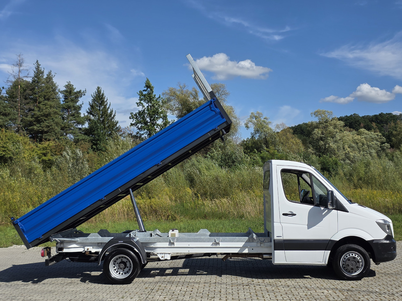 MERCEDES-BENZ Sprinter 419 CDI Wywrotka 4.50 M ! Kiper 3-Stronny ! Klima ! 3.0 CDI * 190 Km ! - Utilitaire benne: photos 3 MERCEDES-BENZ Sprinter 419 CDI Wywrotka 4.50 M ! Kiper 3-Stronny ! Klima ! 3.0 CDI * 190 Km ! - Utilitaire benne: photos 3