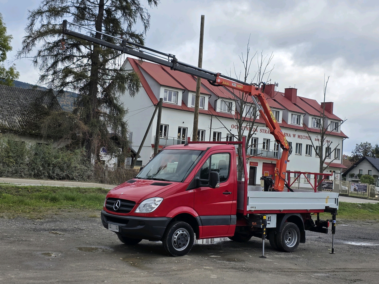 Mercedes-Benz Sprinter 418 CDI Skrzynia +HDS 10.5 M +Pilot  ! 87000km ! - Utilitaire plateau: photos 2 Mercedes-Benz Sprinter 418 CDI Skrzynia +HDS 10.5 M +Pilot  ! 87000km ! - Utilitaire plateau: photos 2