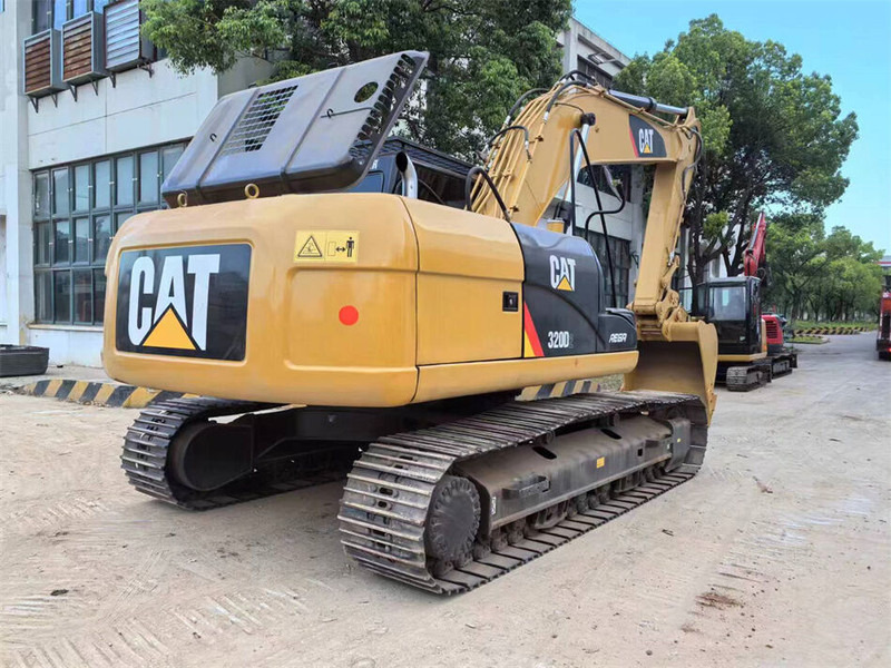 Caterpillar 320D2 - Pelle sur chenille: photos 2 Caterpillar 320D2 - Pelle sur chenille: photos 2