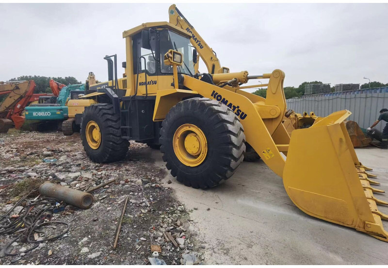 Komatsu WA470-3 - Chargeuse sur pneus: photos 3 Komatsu WA470-3 - Chargeuse sur pneus: photos 3