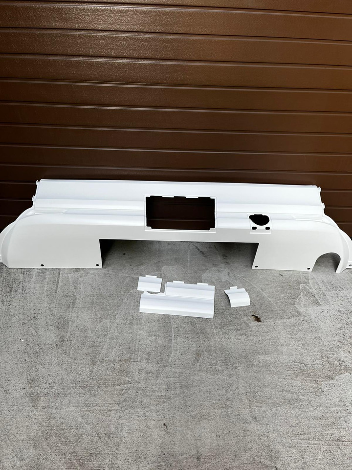 Zderzak tylny środkowy MAN LION'S COACH euro 6 MAN Lions Coach euro 6 - Pare-chocs pour Bus: photos 1 Zderzak tylny środkowy MAN LION'S COACH euro 6 MAN Lions Coach euro 6 - Pare-chocs pour Bus: photos 1