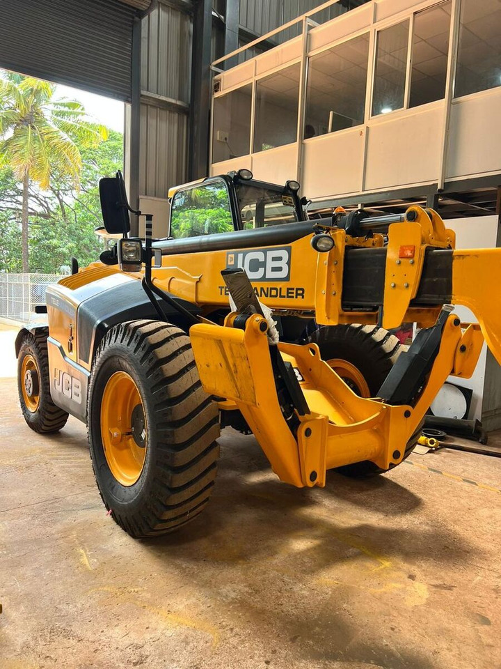 New JCB 530-110 telehandler - Chariot télescopique: photos 3 New JCB 530-110 telehandler - Chariot télescopique: photos 3