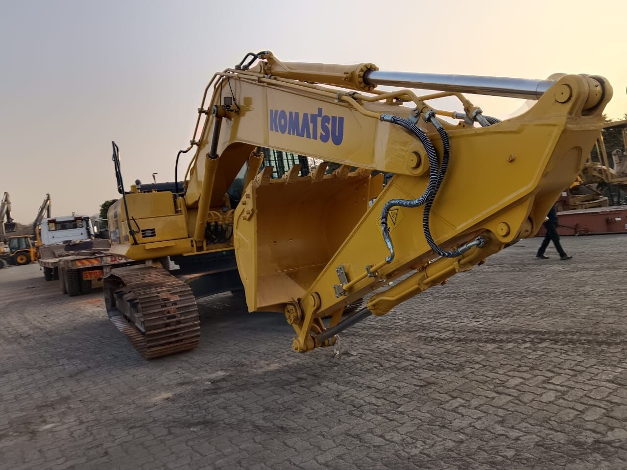 New Komatsu PC210 tracked excavator - Pelle sur chenille: photos 4 New Komatsu PC210 tracked excavator - Pelle sur chenille: photos 4