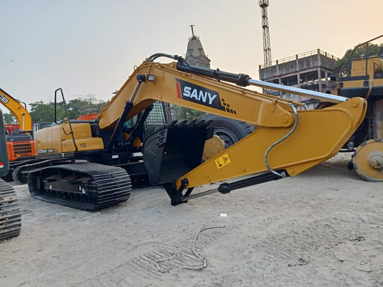 New Sany SY 215 MITSUBISHI ENGINE tracked excavator - Pelle sur chenille: photos 4 New Sany SY 215 MITSUBISHI ENGINE tracked excavator - Pelle sur chenille: photos 4