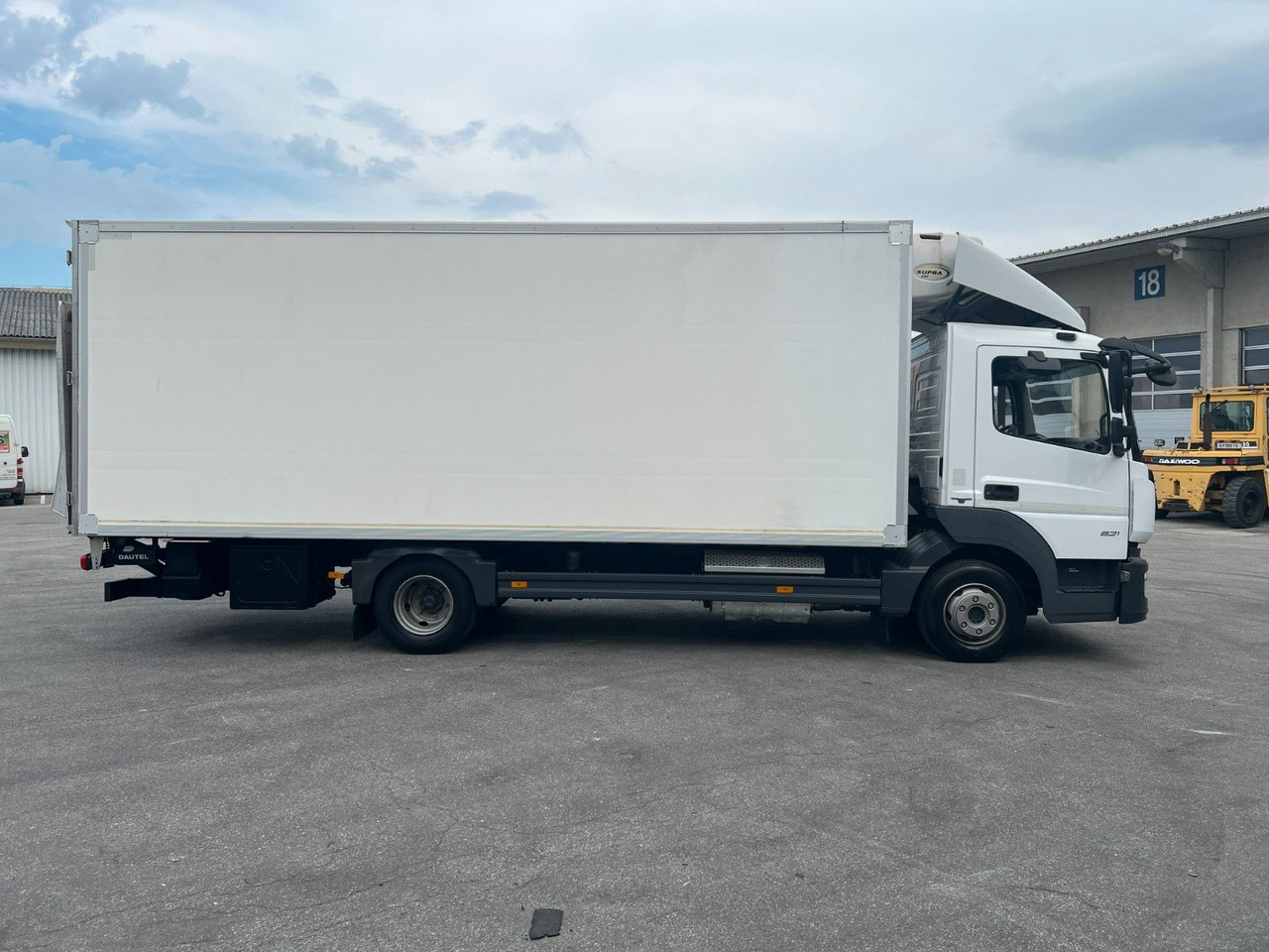 Mercedes-Benz Atego 8.21 Kühlkoffer LBW | Klima | Tempo | Dif - Camion frigorifique: photos 2 Mercedes-Benz Atego 8.21 Kühlkoffer LBW | Klima | Tempo | Dif - Camion frigorifique: photos 2