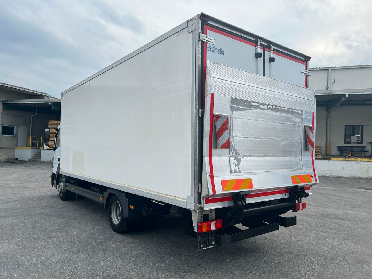 Mercedes-Benz Atego 8.21 Kühlkoffer LBW | Klima | Tempo | Dif - Camion frigorifique: photos 4 Mercedes-Benz Atego 8.21 Kühlkoffer LBW | Klima | Tempo | Dif - Camion frigorifique: photos 4