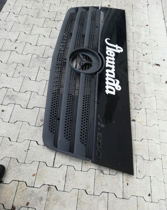 ATRAPA GRILL MASKA MERCEDES ATEGO EURO6 - Capot: photos 5 ATRAPA GRILL MASKA MERCEDES ATEGO EURO6 - Capot: photos 5