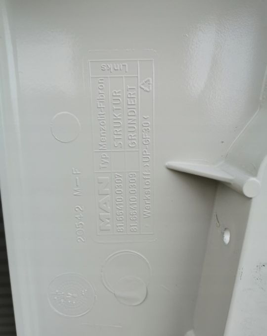 BANAN MASKOWNICA BŁOTNIKA MAN TGX LH RAL 9010 - Aile pour Camion: photos 3 BANAN MASKOWNICA BŁOTNIKA MAN TGX LH RAL 9010 - Aile pour Camion: photos 3