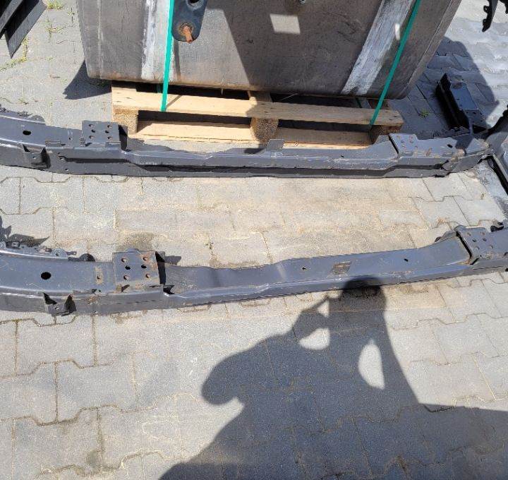 BELKA ZDERZAKA VOLVO FH13 ORYGINAL POLECAM - Pare-chocs pour Camion: photos 3 BELKA ZDERZAKA VOLVO FH13 ORYGINAL POLECAM - Pare-chocs pour Camion: photos 3