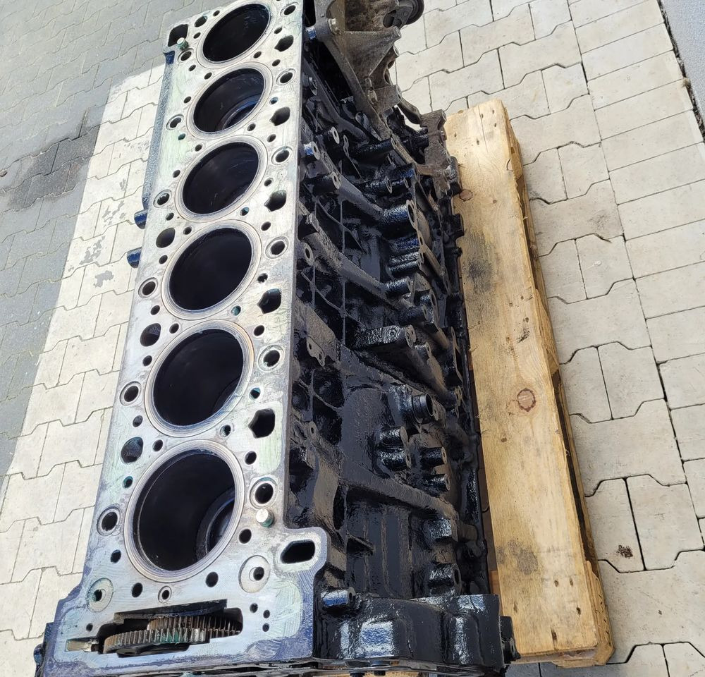 BLOK SILNIKA MERCEDES ACTROS MP4 EURO6 R471 09 - Moteur pour Camion: photos 2 BLOK SILNIKA MERCEDES ACTROS MP4 EURO6 R471 09 - Moteur pour Camion: photos 2