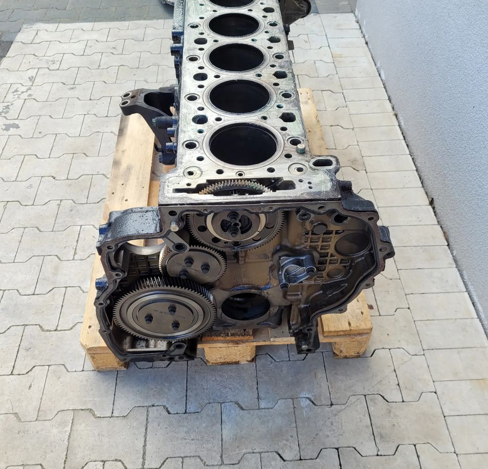 BLOK SILNIKA MERCEDES ACTROS MP4 EURO6 R471 09 - Bloc-cylindres pour Camion: photos 3 BLOK SILNIKA MERCEDES ACTROS MP4 EURO6 R471 09 - Bloc-cylindres pour Camion: photos 3