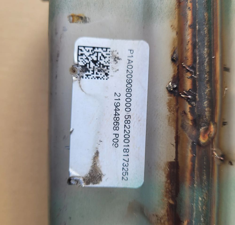 CHŁODNICA EGR VOLVO 21944868 P09 CHWALIM116 - Système de refroidissement pour Camion: photos 4 CHŁODNICA EGR VOLVO 21944868 P09 CHWALIM116 - Système de refroidissement pour Camion: photos 4