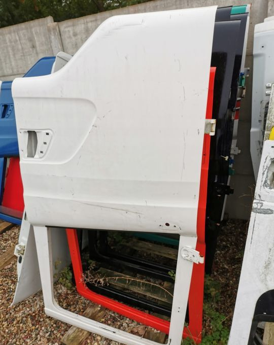 DRZWI SCANIA R XPI LEWE - Portière et pièces pour Camion: photos 1 DRZWI SCANIA R XPI LEWE - Portière et pièces pour Camion: photos 1