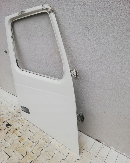 DRZWI VOLVO FH 13 FH13 RH ral 1103 - Portière et pièces pour Camion: photos 2 DRZWI VOLVO FH 13 FH13 RH ral 1103 - Portière et pièces pour Camion: photos 2