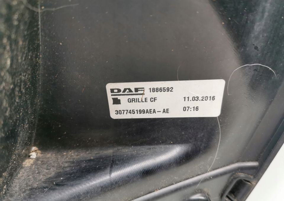 GRILL ATRAPA DAF CF EURO6 1886592 ORYGINAŁ - Calandre pour Camion: photos 4 GRILL ATRAPA DAF CF EURO6 1886592 ORYGINAŁ - Calandre pour Camion: photos 4