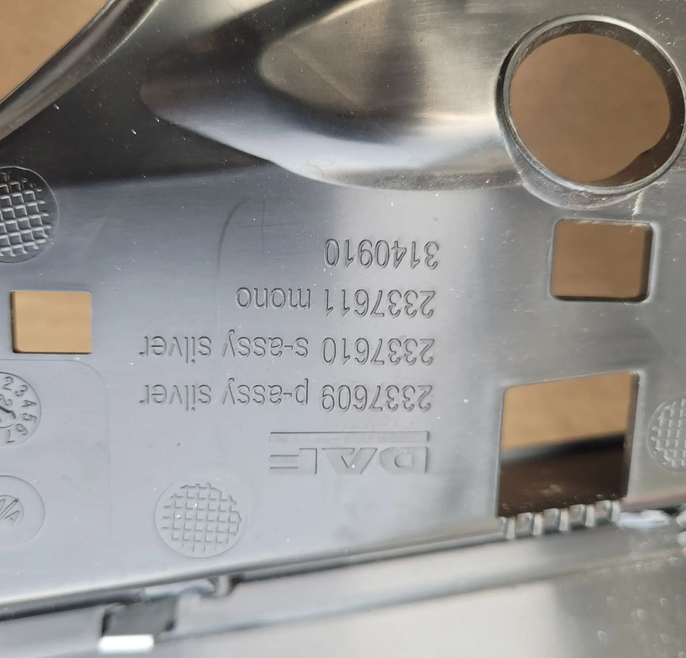 GRILL DAF XG XF NOWY MODEL ORYGINAŁ NOWY 2337609 - Calandre pour Camion: photos 5 GRILL DAF XG XF NOWY MODEL ORYGINAŁ NOWY 2337609 - Calandre pour Camion: photos 5