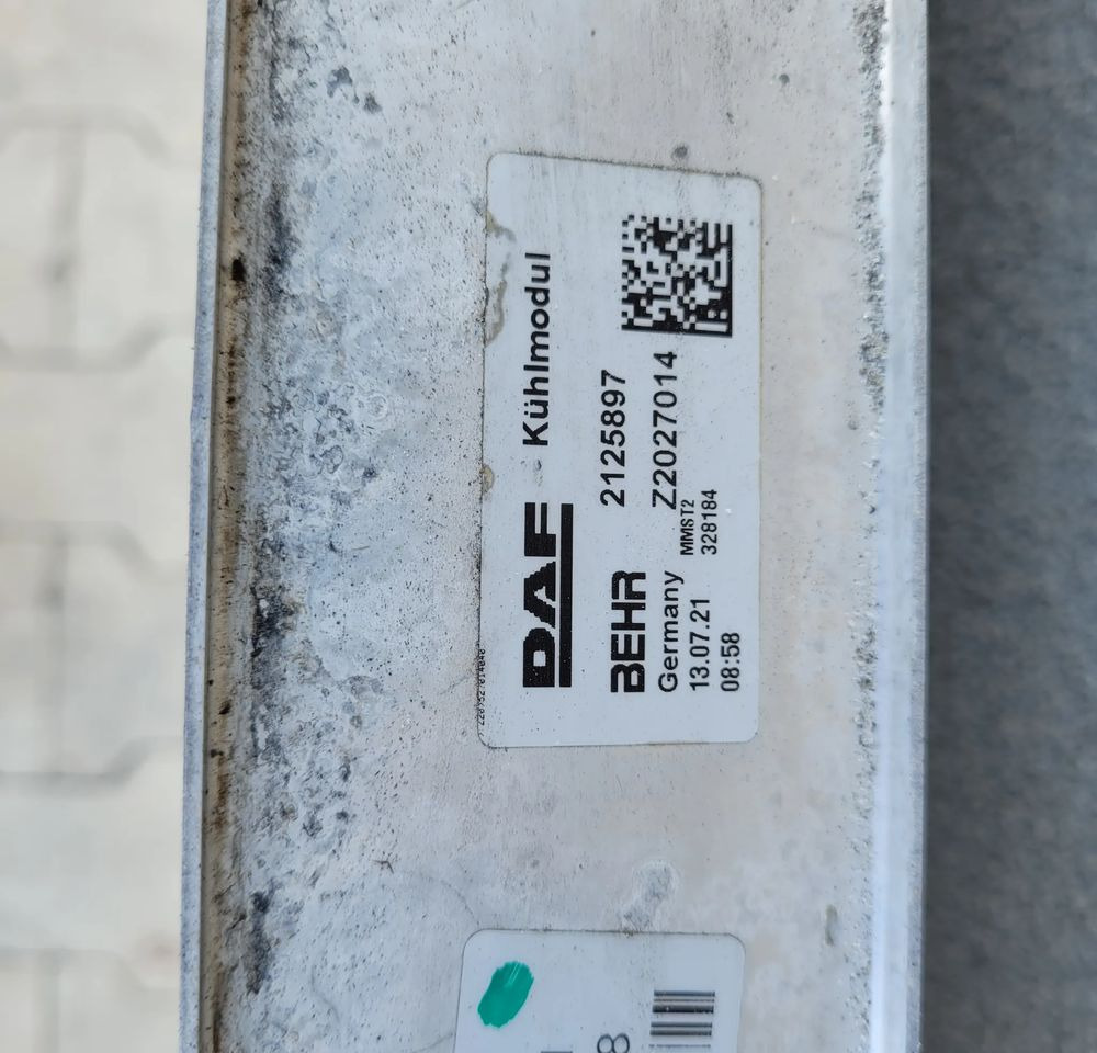 INTERCOOLER DAF XF 106 ORYGINAŁ 2021R 2125897 - Système de refroidissement: photos 3 INTERCOOLER DAF XF 106 ORYGINAŁ 2021R 2125897 - Système de refroidissement: photos 3