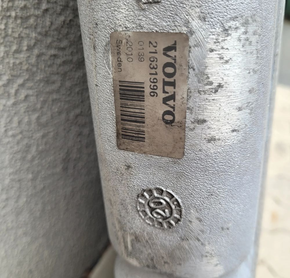 INTERCOOLER VOLVO FH4 RENAULT RANGE T 21631996 ORYGINAŁ CHWALIM116 - Intercooler pour Camion: photos 3 INTERCOOLER VOLVO FH4 RENAULT RANGE T 21631996 ORYGINAŁ CHWALIM116 - Intercooler pour Camion: photos 3