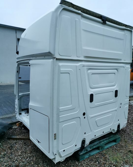 KABINA MERCEDES ACTROS MP4 GIGA BDF - Cabine pour Camion: photos 3 KABINA MERCEDES ACTROS MP4 GIGA BDF - Cabine pour Camion: photos 3