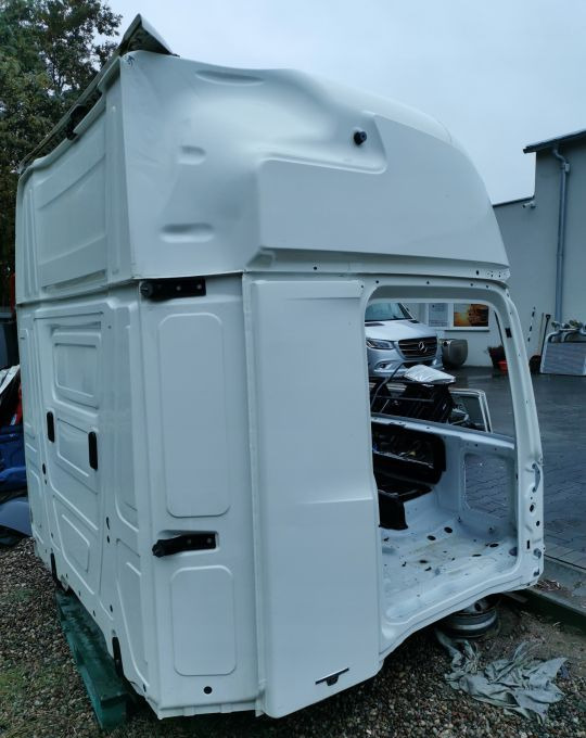 KABINA MERCEDES ACTROS MP4 GIGA BDF - Cabine pour Camion: photos 4 KABINA MERCEDES ACTROS MP4 GIGA BDF - Cabine pour Camion: photos 4