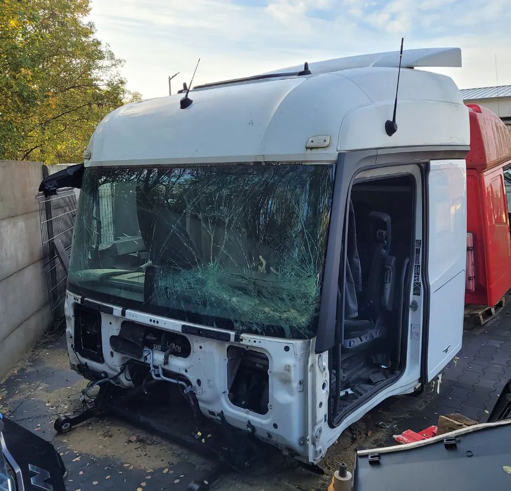 KABINA MERCEDES ACTROS MP4 STERM BDF - Cabine pour Camion: photos 1 KABINA MERCEDES ACTROS MP4 STERM BDF - Cabine pour Camion: photos 1