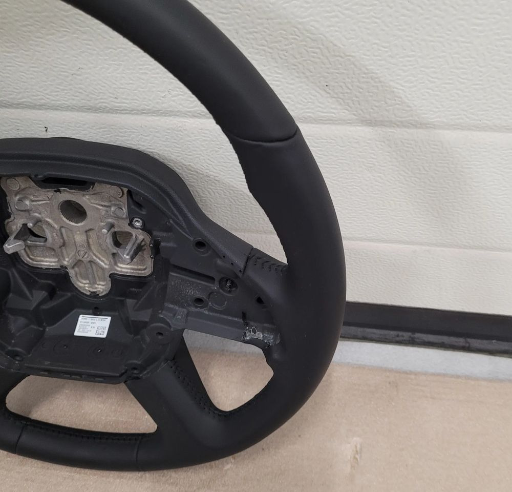 KIEROWNICA MAN TG3 TGX NM TGL ORYGINAŁ SKÓRA - Volant pour Camion: photos 2 KIEROWNICA MAN TG3 TGX NM TGL ORYGINAŁ SKÓRA - Volant pour Camion: photos 2