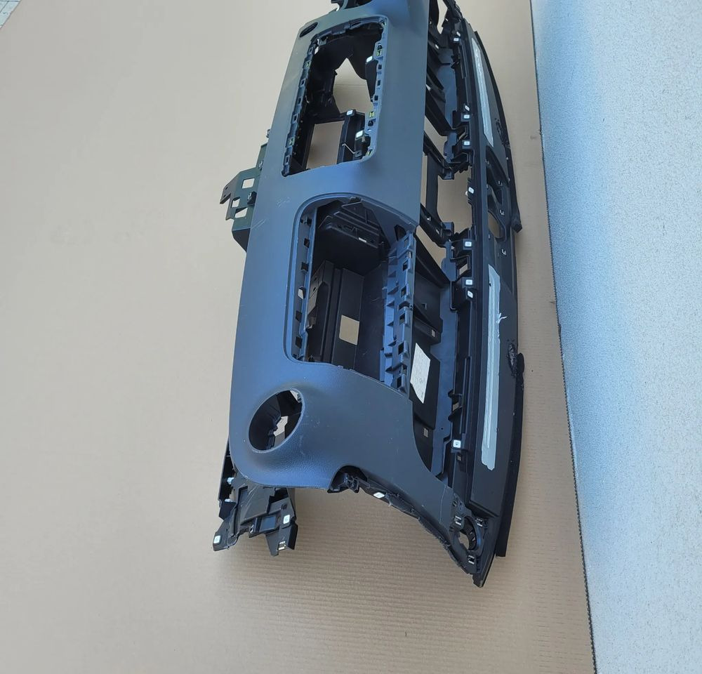 KONSOLA MERCEDES SPRINTER W910 W907 - Panel de instrumentos pour Camion: photos 2 KONSOLA MERCEDES SPRINTER W910 W907 - Panel de instrumentos pour Camion: photos 2