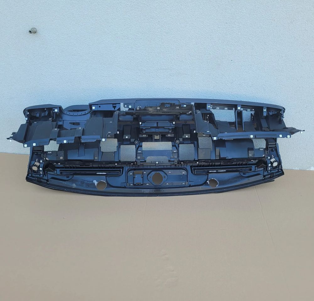 KONSOLA MERCEDES SPRINTER W910 W907 - Panel de instrumentos pour Camion: photos 4 KONSOLA MERCEDES SPRINTER W910 W907 - Panel de instrumentos pour Camion: photos 4
