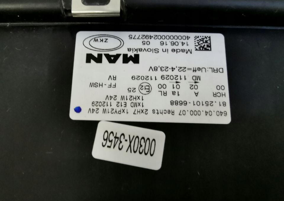 LAMPA MAN TGX TGS E6. LIFT LED RH. 81.25101-668 - Feu avant pour Camion: photos 3 LAMPA MAN TGX TGS E6. LIFT LED RH. 81.25101-668 - Feu avant pour Camion: photos 3