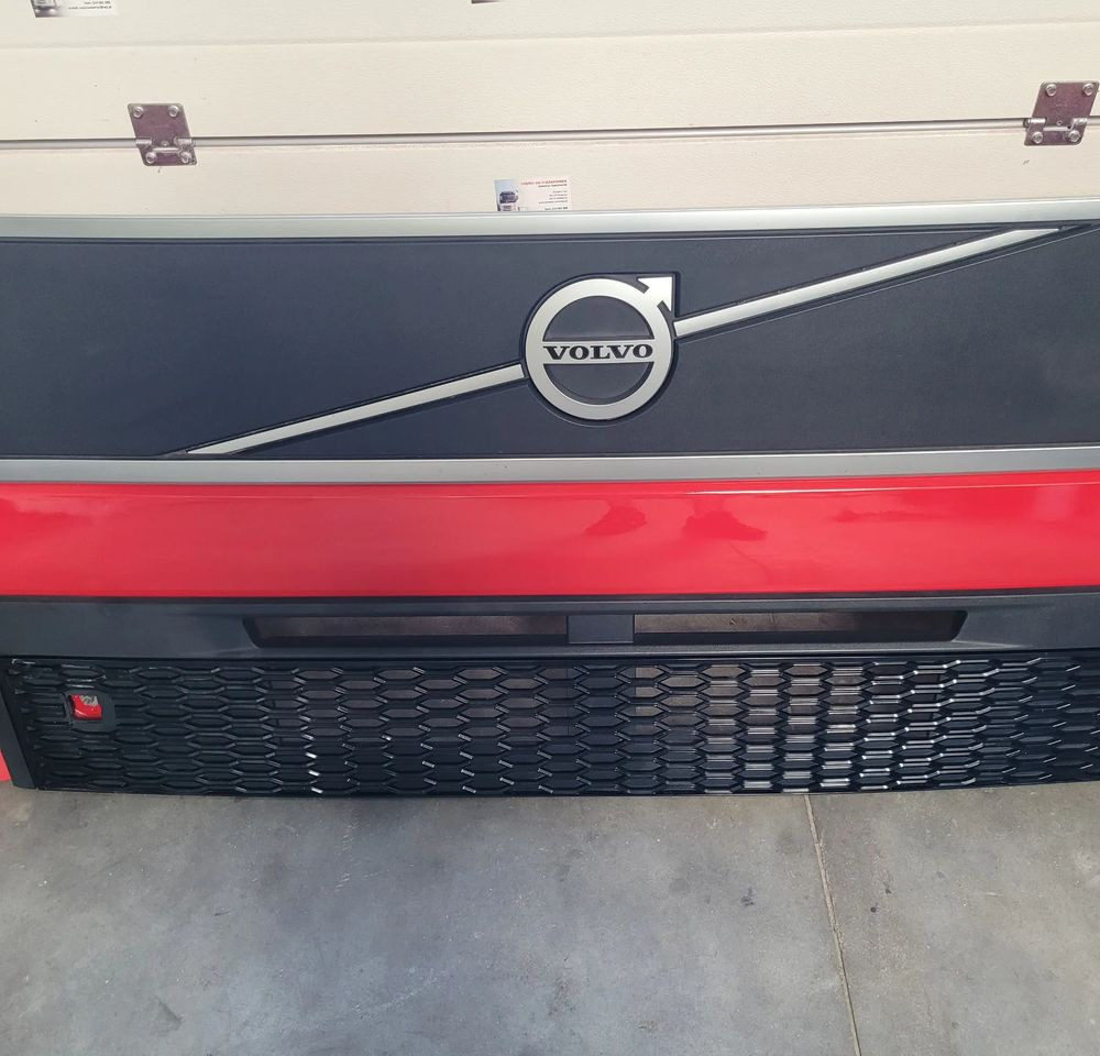 MASKA ATRAPA VOLVO FH5 FH4 LIFT ALU NM.ORYGINAŁ CHWALIM116 - Capot pour Camion: photos 4 MASKA ATRAPA VOLVO FH5 FH4 LIFT ALU NM.ORYGINAŁ CHWALIM116 - Capot pour Camion: photos 4